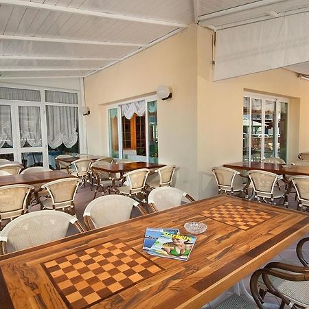 Hotel Saint Tropez Spa & Restaurant リド・ディ・サヴィオ エクステリア 写真