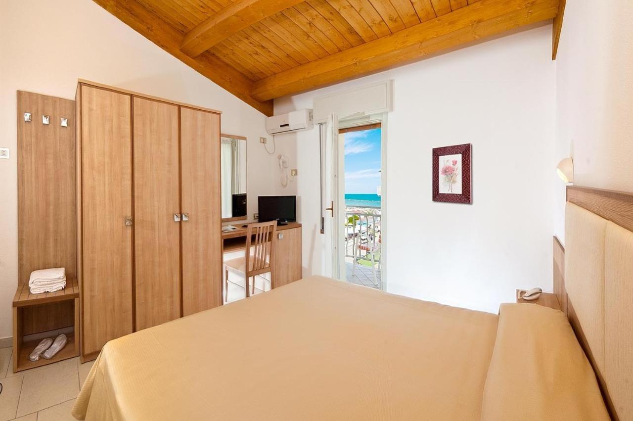 Hotel Saint Tropez Spa & Restaurant リド・ディ・サヴィオ 部屋 写真
