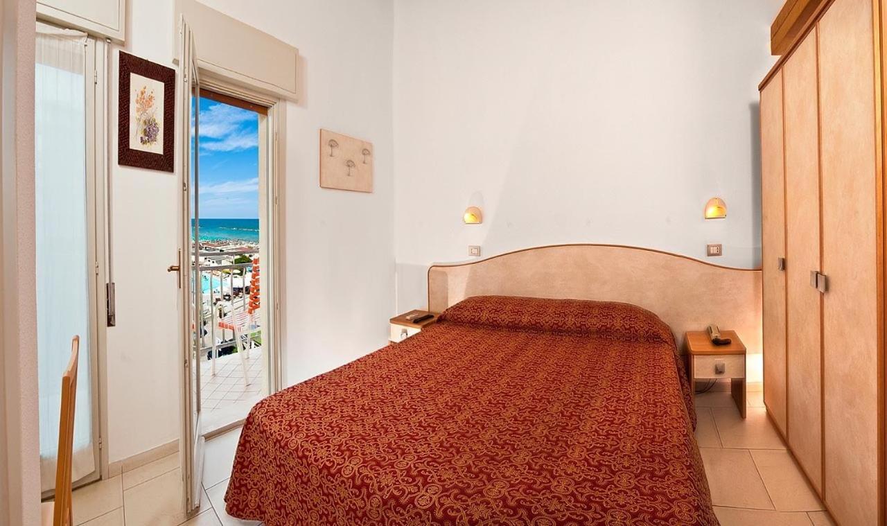 Hotel Saint Tropez Spa & Restaurant リド・ディ・サヴィオ 部屋 写真